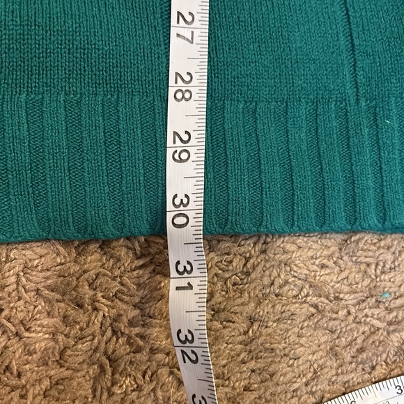 Yarn works green sweater very warm long length great with leggings - Picture 7 of 8